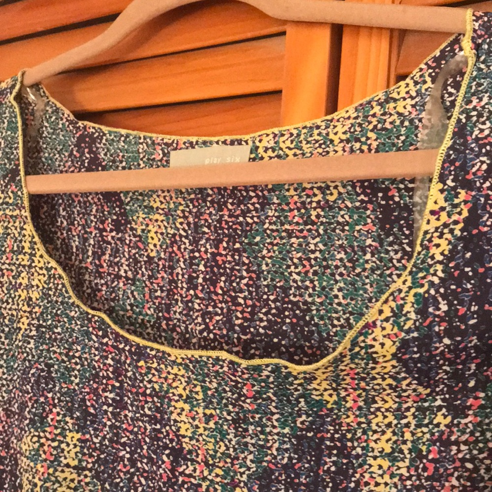 ⚜️Multi-Color Patterned Oversized Crop Top! - Picture 4 of 6